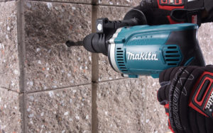 74 Accessori inclusi Makita Makita HP1631KX3 Trapano a percussione 